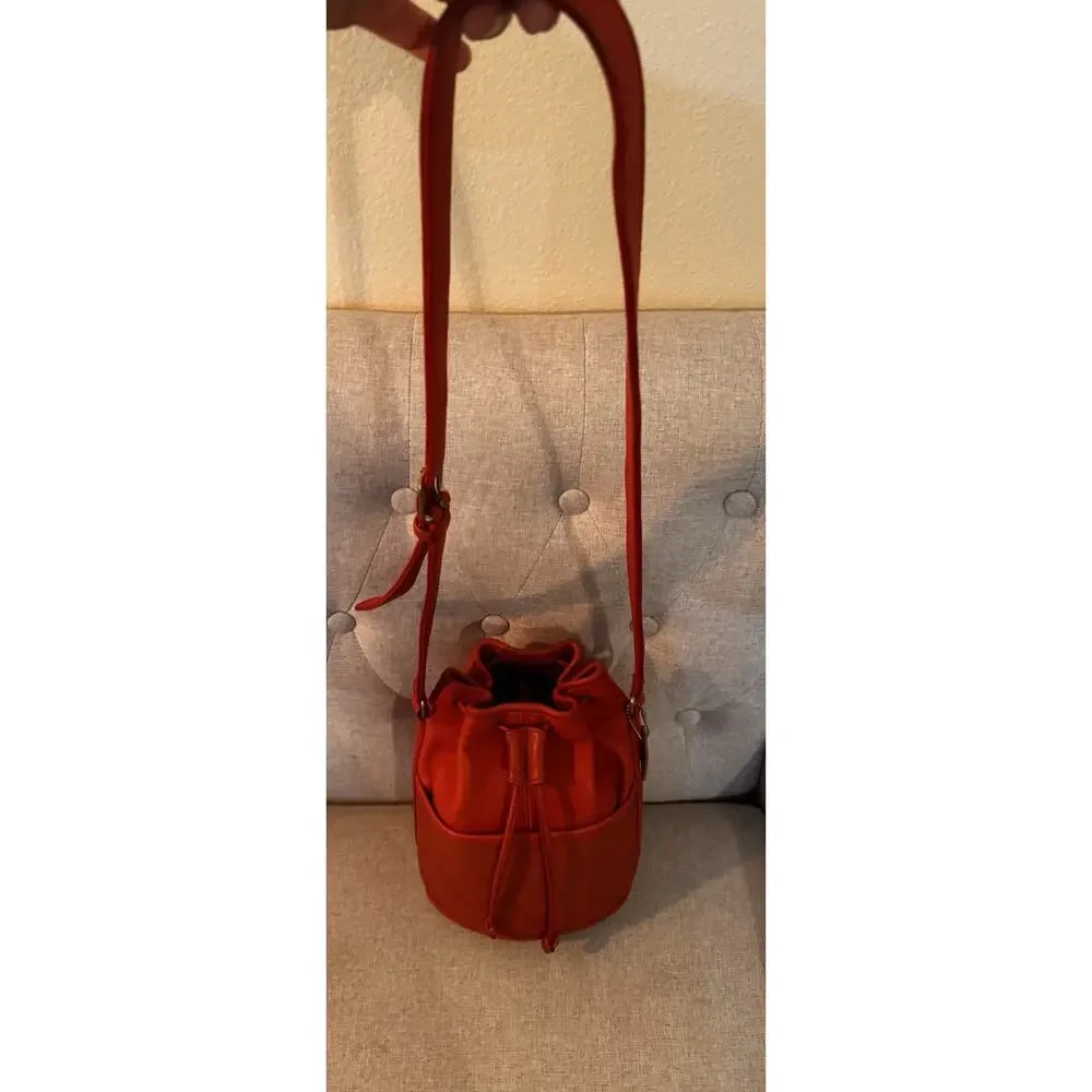 Coach Red Vintage Rare Style 4020 Drawstring Bucket Sac Red Leather